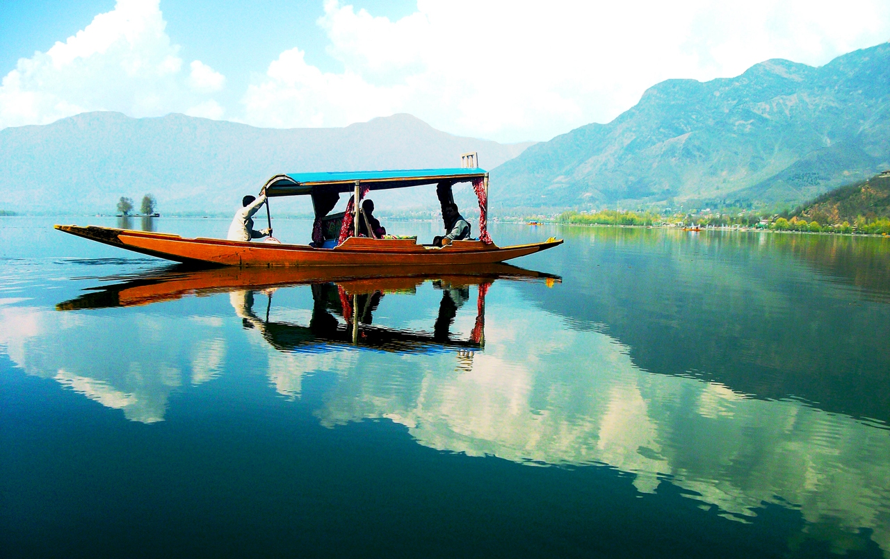 7 Days 6 Nights Jammu & Kashmir Tour Package